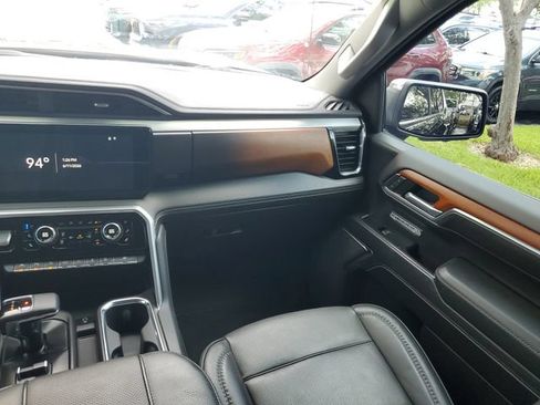 Used 2023 GMC Sierra 1500 Denali w/ Denali Reserve Package AWD/4WD image 15