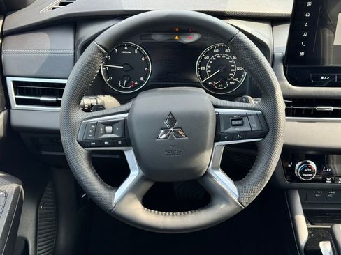 New 2026 Mitsubishi Outlander LE FWD image 19