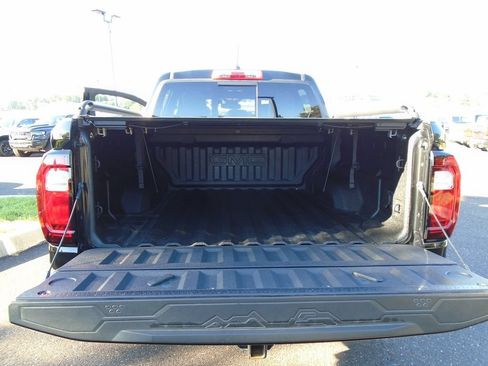 Used 2025 GMC Canyon Denali AWD/4WD image 18