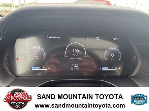 Used 2024 Jeep Grand Cherokee L Summit w/ Luxury Tech Group V image 19