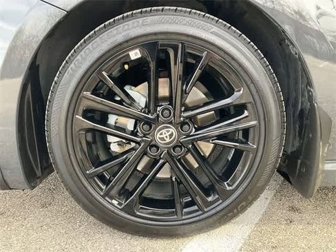 Used 2025 Toyota Camry SE image 12