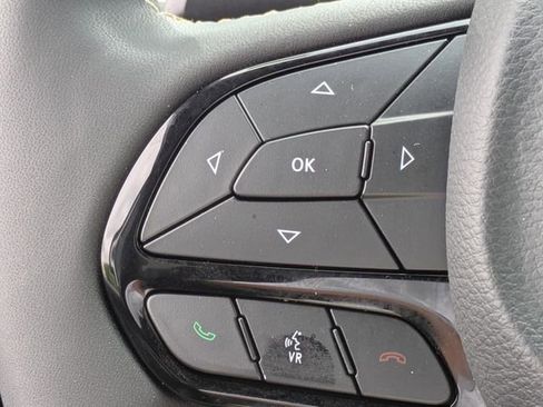 Used 2023 Chrysler Pacifica Touring-L w/ S Appearance Package image 28