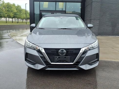 Used 2022 Nissan Sentra SV image 2