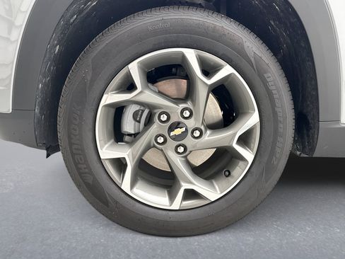 Used 2026 Chevrolet Trax LT FWD image 21
