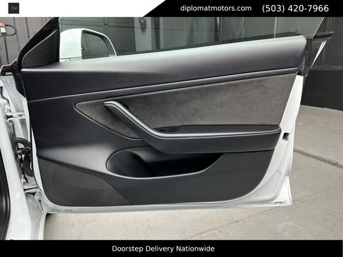 Used 2020 Tesla Model 3 Long Range image 32