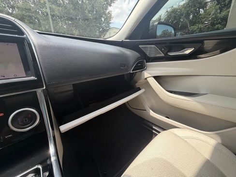 Used 2020 Jaguar XE S RWD image 14