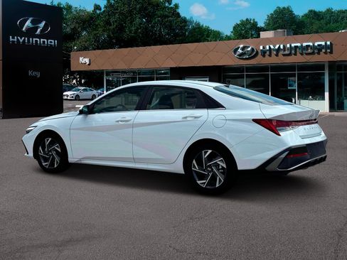 New 2025 Hyundai Elantra Limited w/ Cargo Package image 4