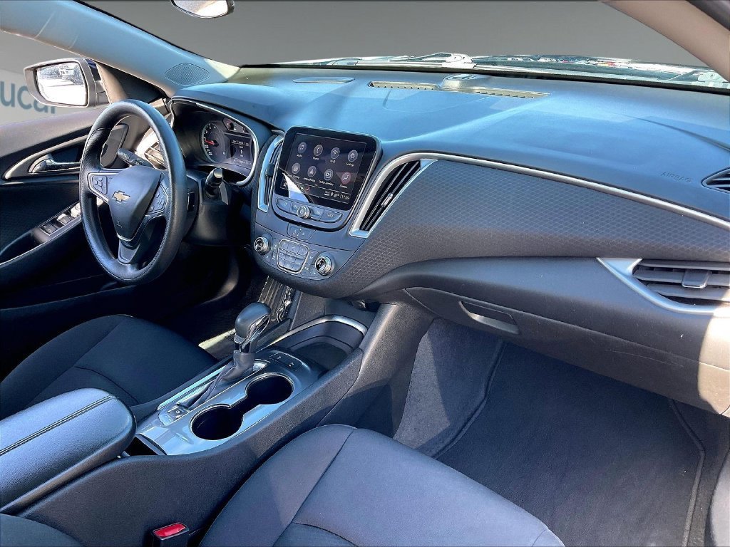 Used 2025 Chevrolet Malibu LT FWD image 13