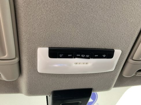 Used 2025 Nissan Kicks Play S FWD image 28