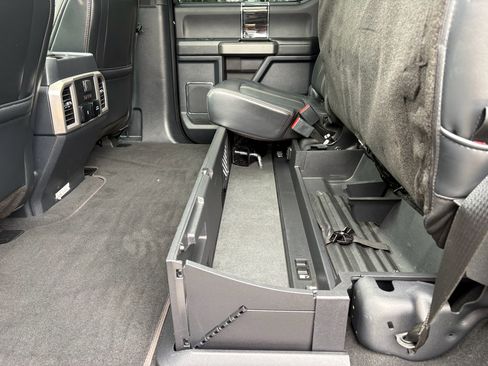 Used 2022 Ford F350 Platinum w/ Tremor Off-Road Package AWD/4WD image 19