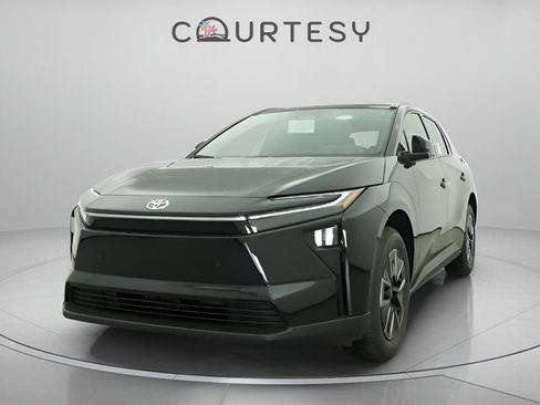 Certified 2026 Toyota bZ AWD/4WD image 33