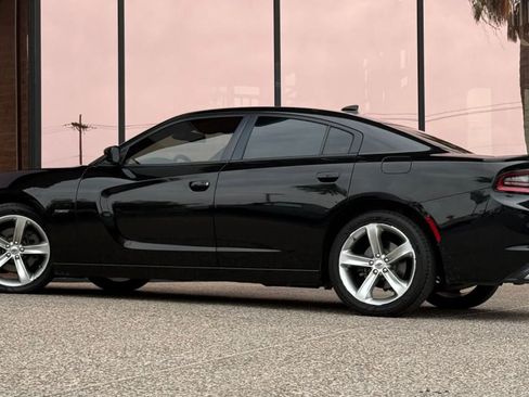 Used 2018 Dodge Charger R/T RWD image 6