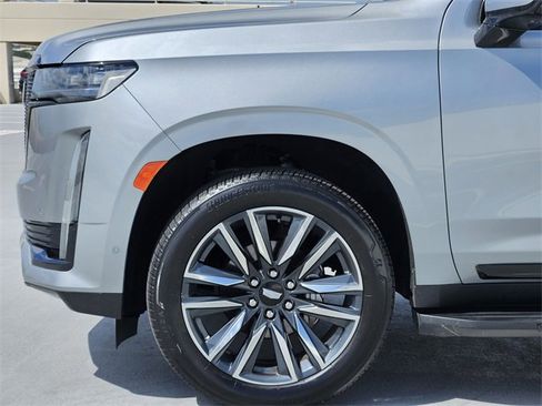 Used 2024 Cadillac Escalade ESV Sport image 9