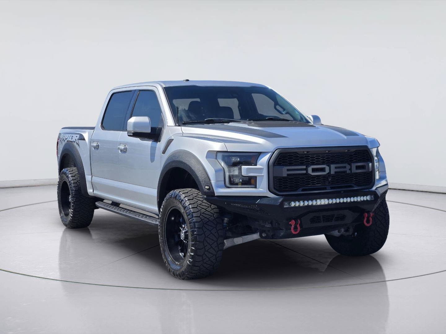 Used 2018 Ford F150 Raptor w/ Equipment Group 802A Luxury AWD/4WD image 3