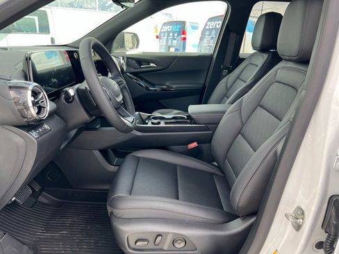 New 2026 Chevrolet Equinox LT w/ Convenience Package II image 2