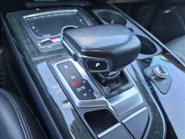 Used 2017 Audi Q7 3.0T Prestige w/ Prestige Package AWD/4WD image 10