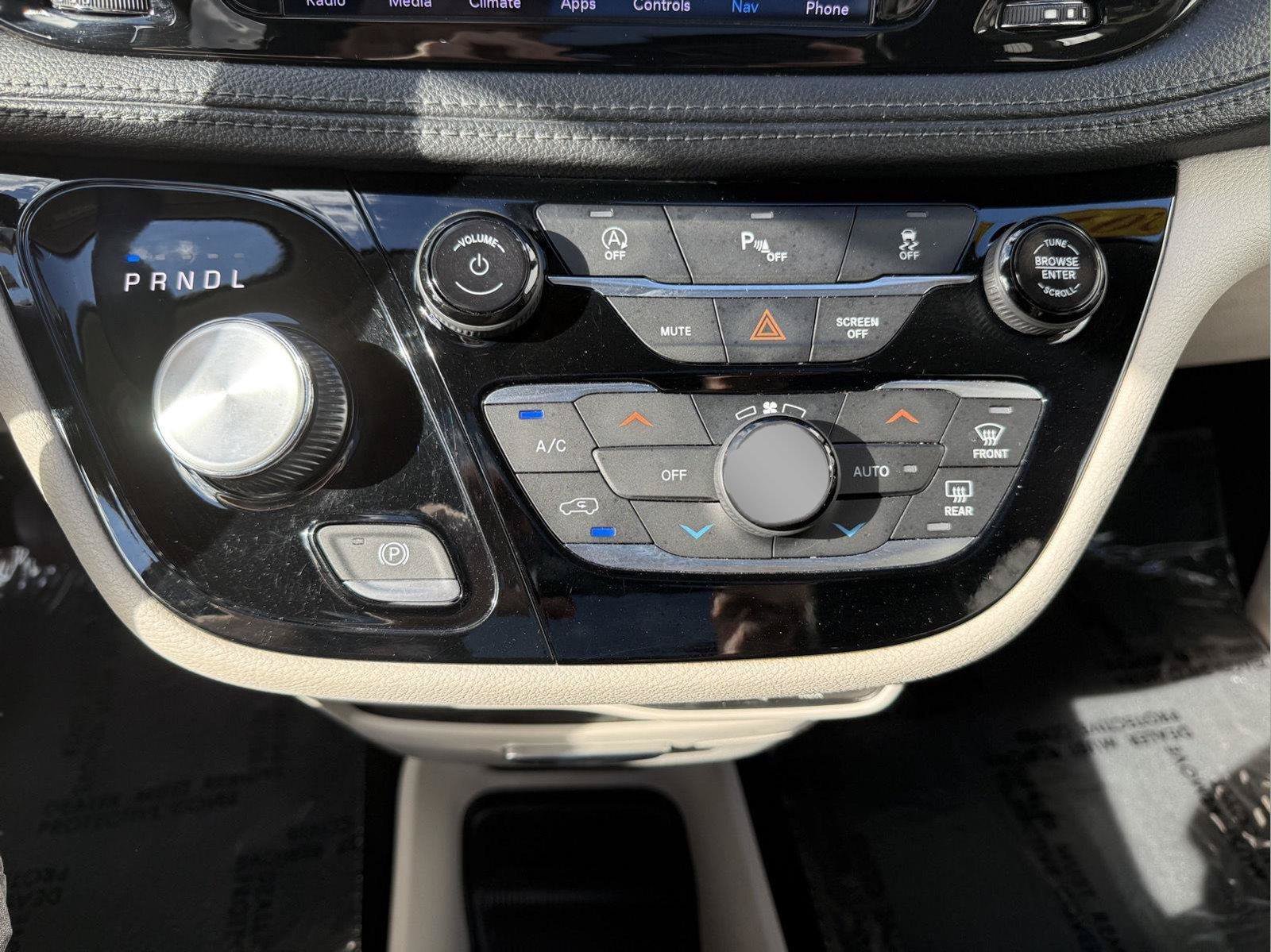 Used 2019 Chrysler Pacifica Limited FWD image 15