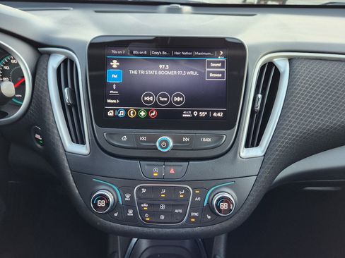 Used 2024 Chevrolet Malibu LT image 18