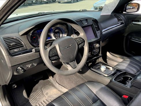 Used 2022 Chrysler 300 S image 15