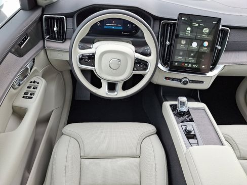 New 2026 Volvo XC90 B6 Ultra w/ Protection Package image 6