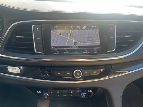 Used 2018 Buick Enclave Essence AWD/4WD image 17