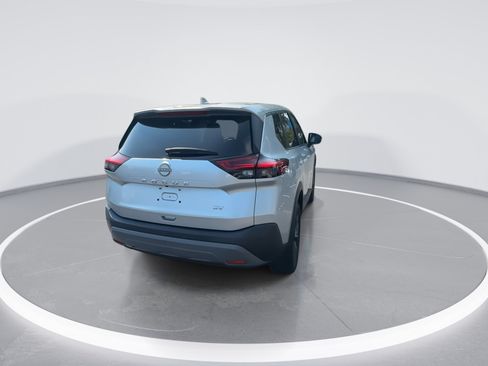 Used 2023 Nissan Rogue SV FWD image 8