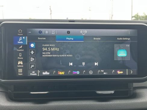 Used 2025 Jeep Gladiator Sport image 11