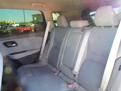 Used 2023 Nissan Rogue SV image 24