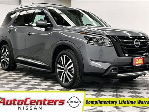 New 2025 Nissan Pathfinder Platinum image 1