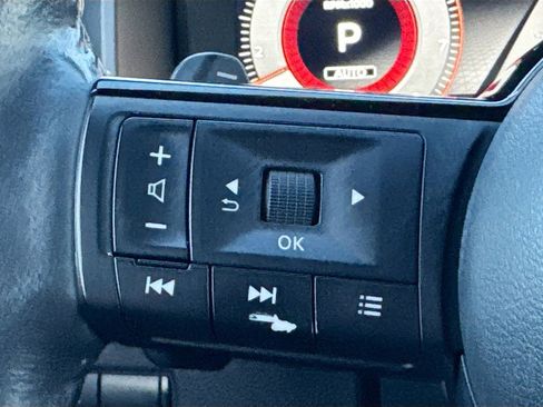 Used 2021 Nissan Rogue Platinum image 10