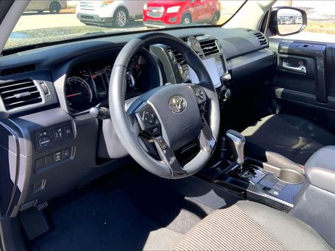 Used 2024 Toyota 4Runner TRD Off-Road image 18
