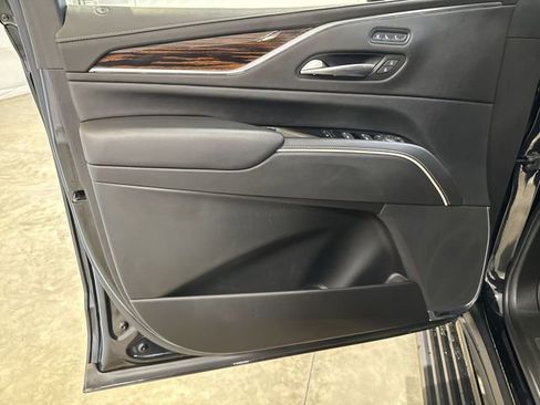 Certified 2022 Cadillac Escalade ESV Premium Luxury w/ Performance Package image 23