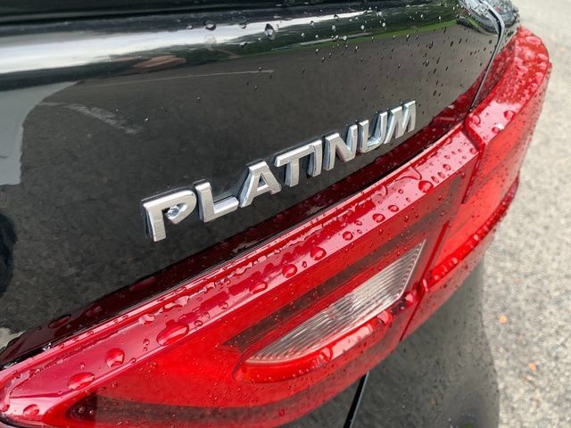 Used 2016 Nissan Maxima Platinum w/ Interior Lighting Package FWD image 17