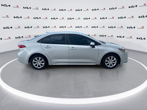 Used 2021 Toyota Corolla LE FWD image 9
