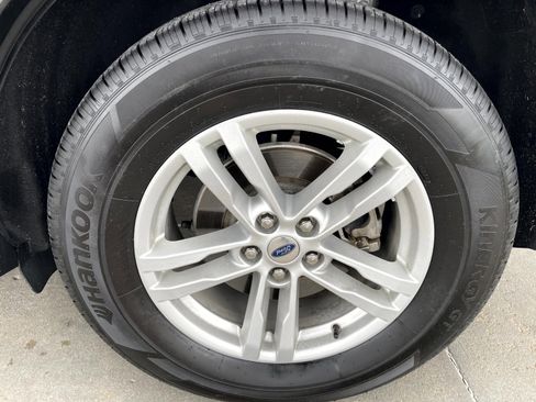 Used 2021 Ford Explorer XLT w/ Equipment Group 202A AWD/4WD image 6