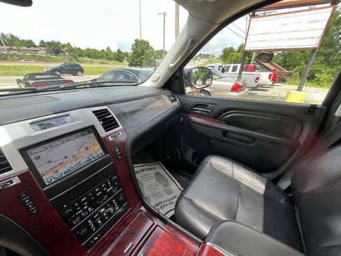 Used 2012 Cadillac Escalade EXT Luxury AWD/4WD image 22