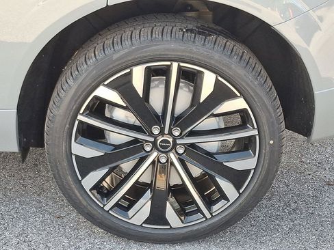 New 2026 Volvo XC60 T8 Ultra w/ Climate Package image 5