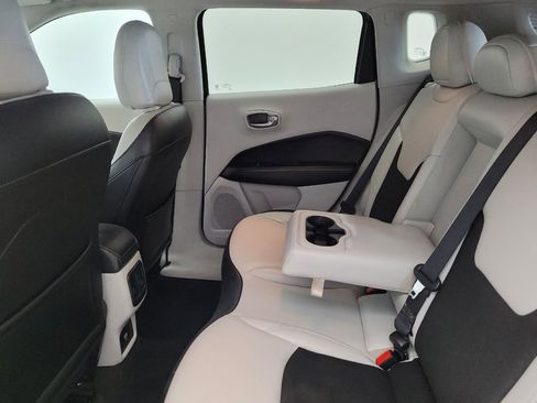 Used 2020 Jeep Compass Latitude FWD image 18