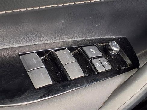 Used 2019 Toyota Corolla SE image 19