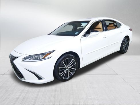 Used 2023 Lexus ES 250 w/ Premium Package AWD/4WD image 3