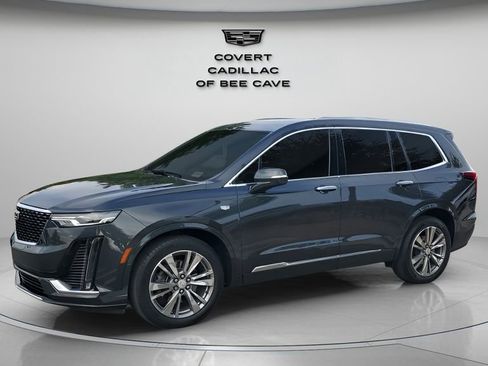 Used 2022 Cadillac XT6 Premium Luxury image 4