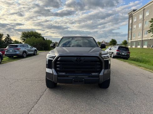 Used 2025 Toyota Tundra Limited AWD/4WD image 12