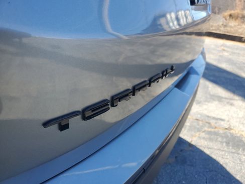 Used 2023 GMC Terrain SLE w/ Driver Convenience Package image 5