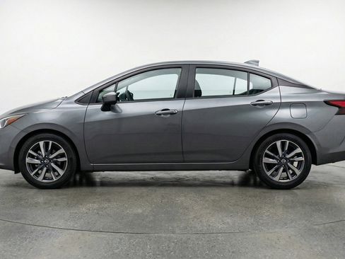 Used 2025 Nissan Versa SV FWD image 3