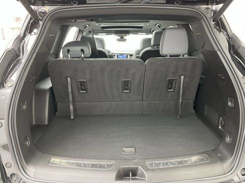 Used 2023 Buick Enclave Essence w/ Experience Buick Package AWD/4WD image 35