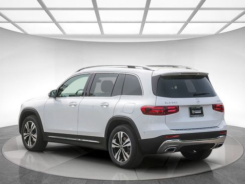 New 2026 Mercedes-Benz GLB 250 4MATIC image 2