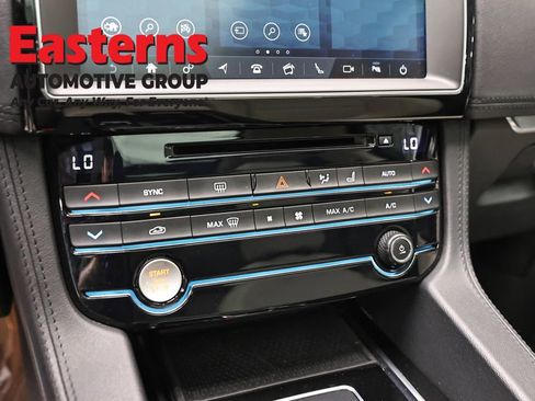 Used 2020 Jaguar F-PACE Prestige AWD/4WD image 19