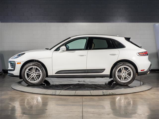 Used 2026 Porsche Macan AWD/4WD image 2