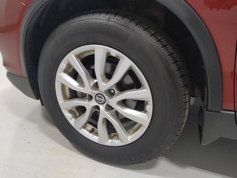 Used 2020 Nissan Rogue SV FWD image 31