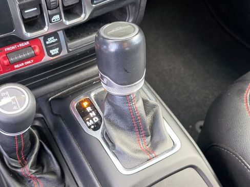 Used 2021 Jeep Gladiator Rubicon AWD/4WD image 32